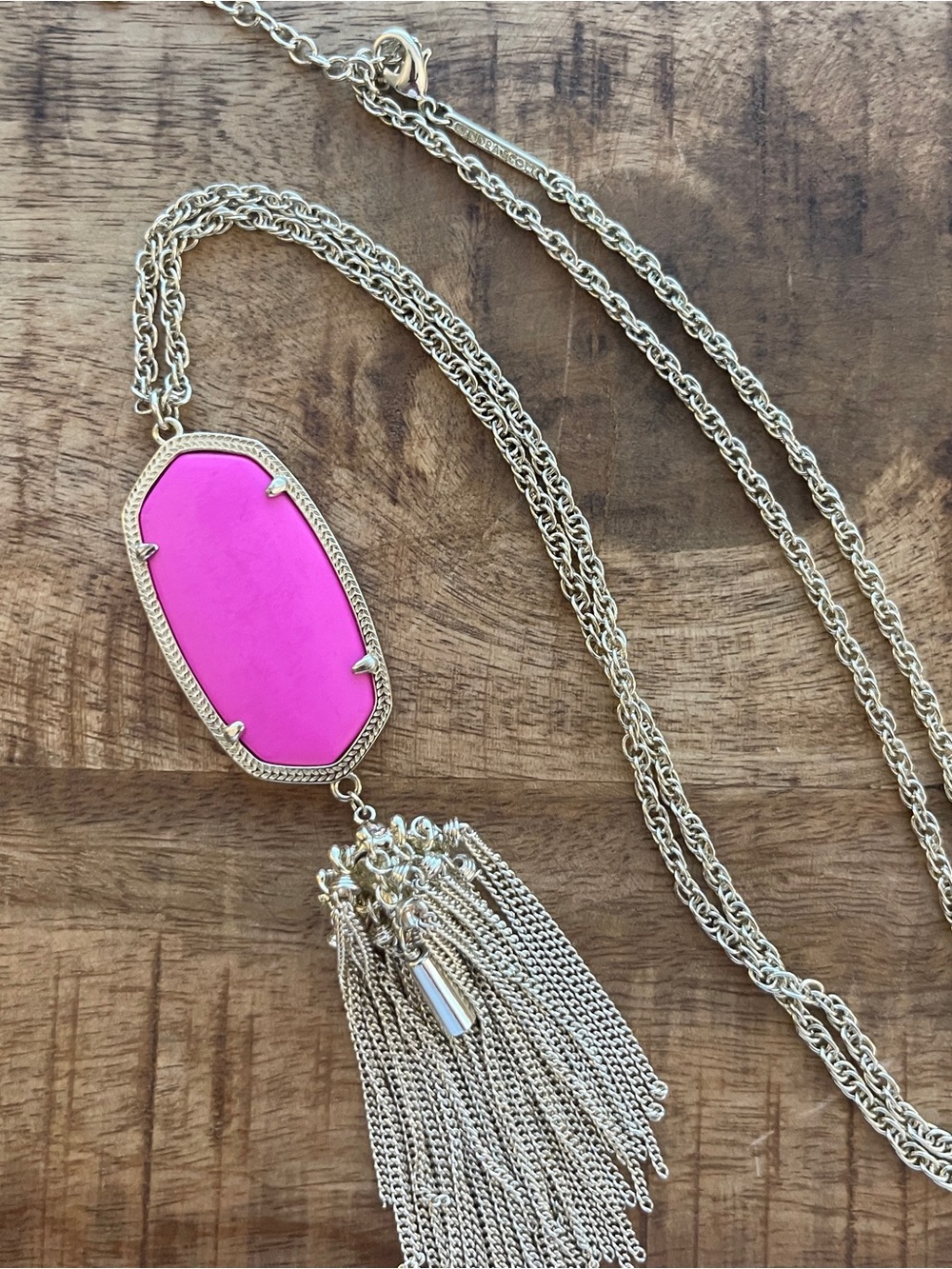 Kendra Scott hot pink necklace
